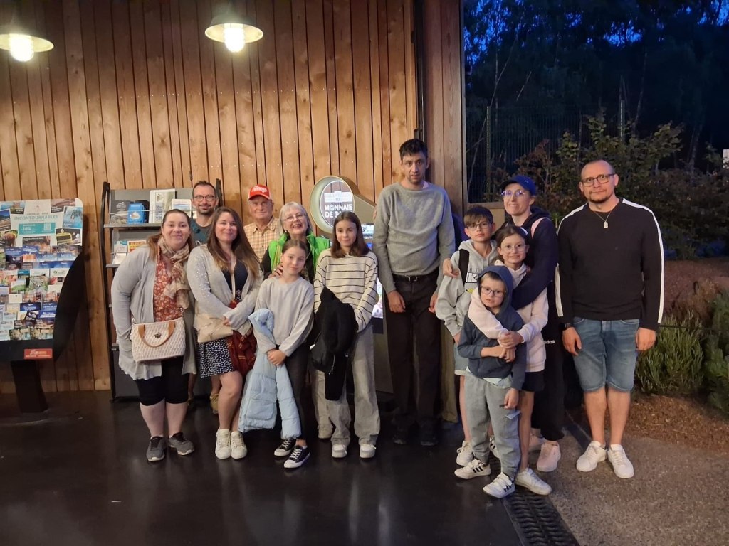 Membres de l'Association Trait d'union Auvergne Handis lors de la nocturne au Volcan de Lemptégy